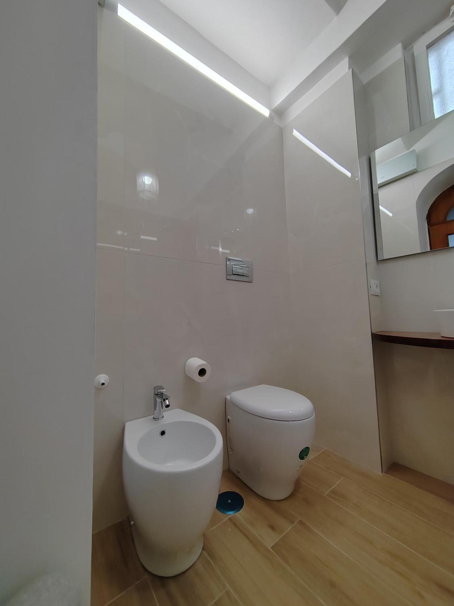 Reggiahome Apartment กาแซร์ตา ภายนอก รูปภาพ