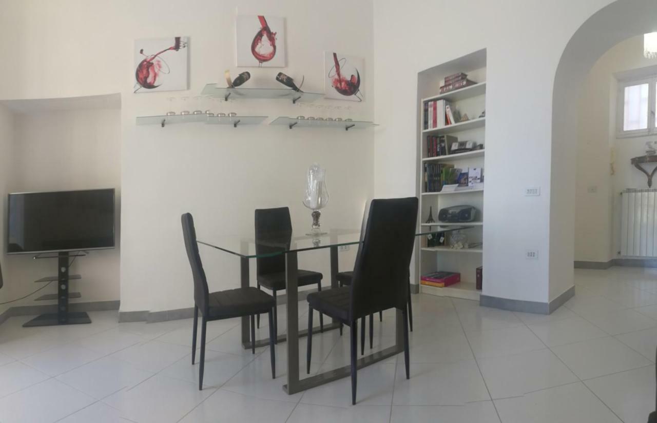 Reggiahome Apartment กาแซร์ตา ภายนอก รูปภาพ