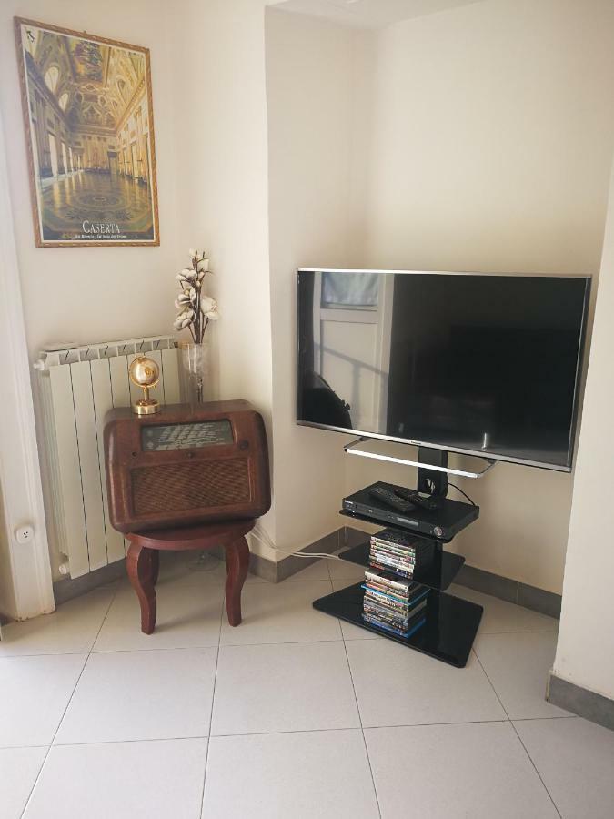 Reggiahome Apartment กาแซร์ตา ภายนอก รูปภาพ